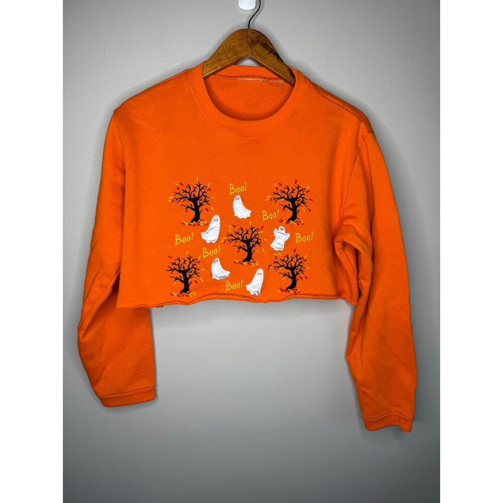 Halloween Orange Ghost & Tree Print Cropped Sweatshirt – Spooky Season Vibes